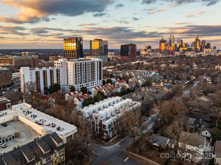 287 McDonald Avenue, Charlotte, NC 28203.  MLS# CAR4220329, YatesRealty ID 8306. 