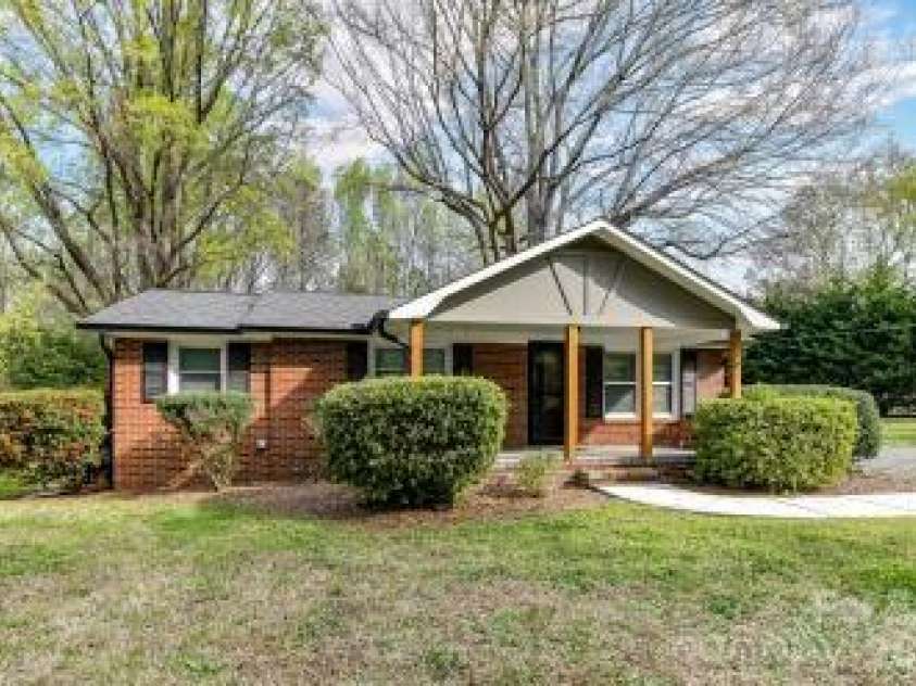 7714 Old Waxhaw Monroe Road, Waxhaw, NC 28173.  MLS# CAR4355316, YatesRealty ID 8306. 