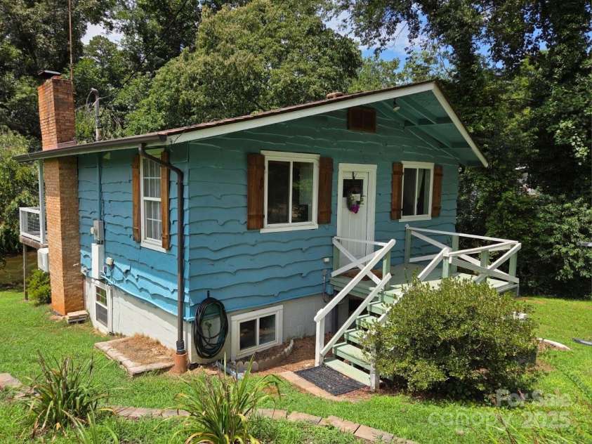 198 Clouse Lane, Taylorsville, NC 28681.  MLS# CAR4287714, YatesRealty ID 8307. 