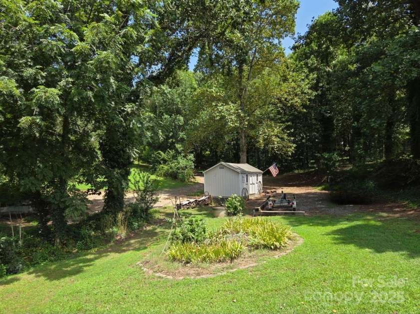 198 Clouse Lane, Taylorsville, NC 28681.  MLS# CAR4287714, YatesRealty ID 8307. 