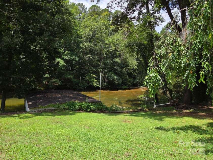 198 Clouse Lane, Taylorsville, NC 28681.  MLS# CAR4287714, YatesRealty ID 8307. 