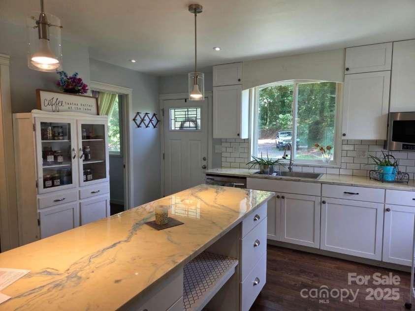 198 Clouse Lane, Taylorsville, NC 28681.  MLS# CAR4287714, YatesRealty ID 8307. 