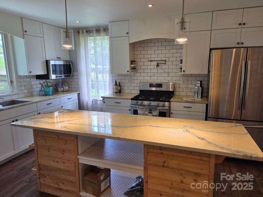 198 Clouse Lane, Taylorsville, NC 28681.  MLS# CAR4287714, YatesRealty ID 8307. 