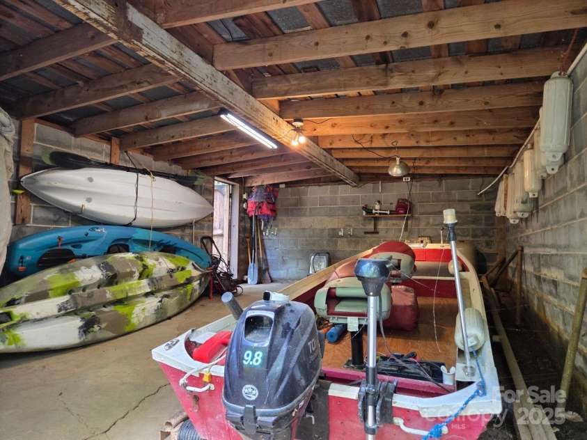 198 Clouse Lane, Taylorsville, NC 28681.  MLS# CAR4287714, YatesRealty ID 8307. 