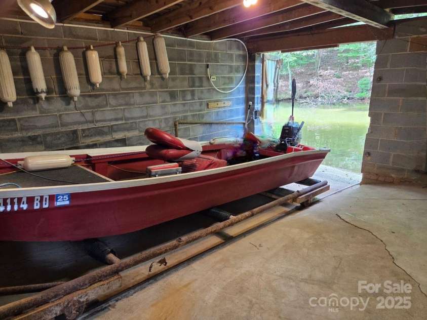 198 Clouse Lane, Taylorsville, NC 28681.  MLS# CAR4287714, YatesRealty ID 8307. 