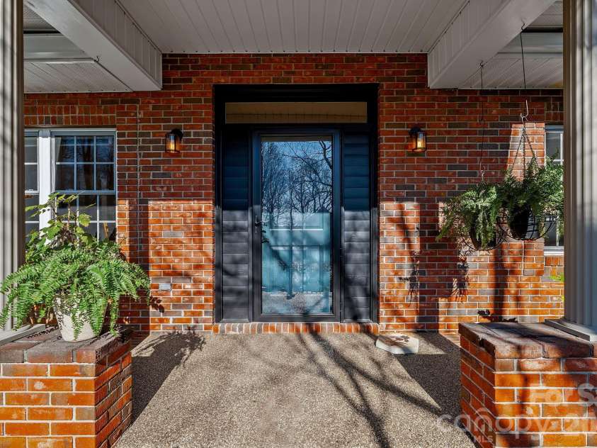 306 Croydon Drive, Hendersonville, NC 28791.  MLS# CAR4358919, YatesRealty ID 8309. 