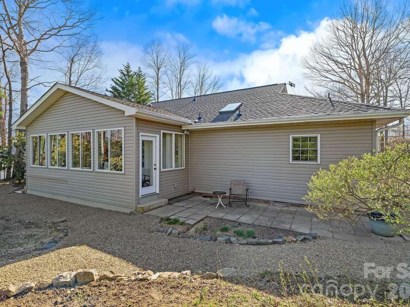 306 Croydon Drive, Hendersonville, NC 28791.  MLS# CAR4358919, YatesRealty ID 8309. 