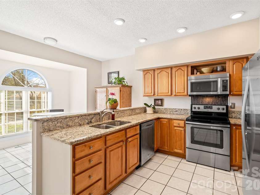 306 Croydon Drive, Hendersonville, NC 28791.  MLS# CAR4358919, YatesRealty ID 8309. 