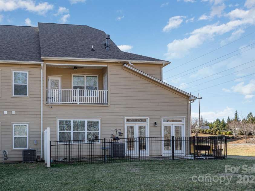 4194 La Crema Drive, Charlotte, NC 28214.  MLS# CAR4219984, YatesRealty ID 8309. 