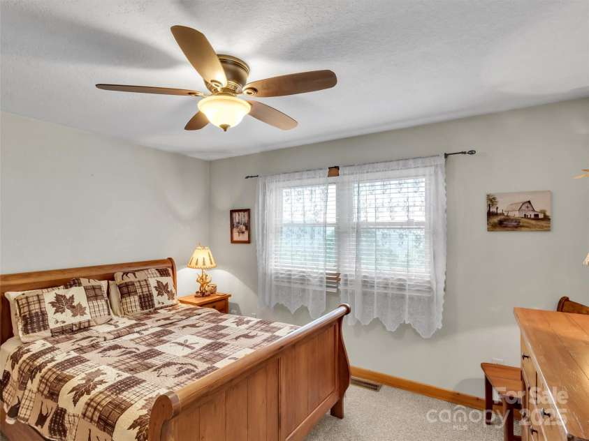 1064 Point Of View Drive, Waynesville, NC 28785.  MLS# CAR4277940, YatesRealty ID 831. 3rd bedroom