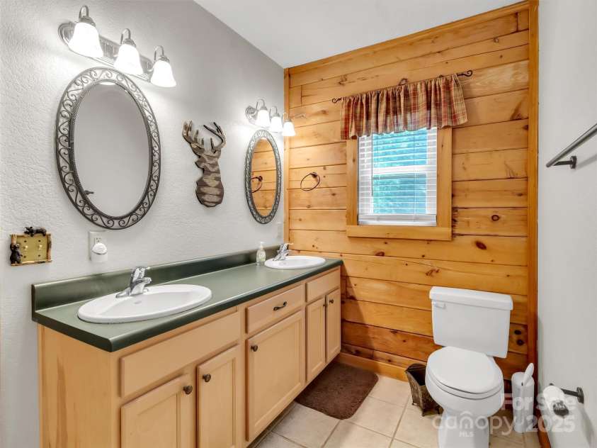 1064 Point Of View Drive, Waynesville, NC 28785.  MLS# CAR4277940, YatesRealty ID 831. 