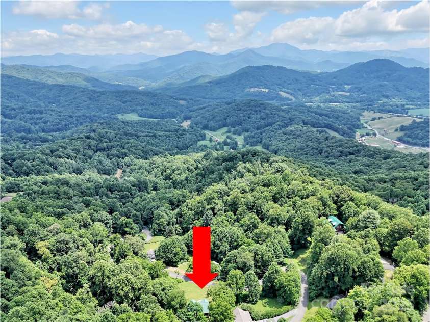 1064 Point Of View Drive, Waynesville, NC 28785.  MLS# CAR4277940, YatesRealty ID 831. 