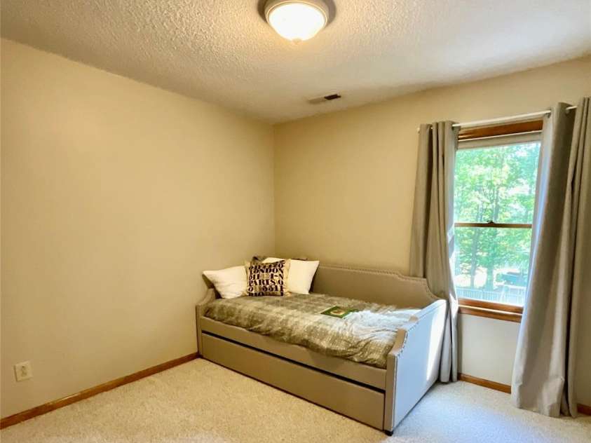 142 Scotland Drive, Mooresville, NC 28115.  MLS# CAR4189397, YatesRealty ID 8311. 