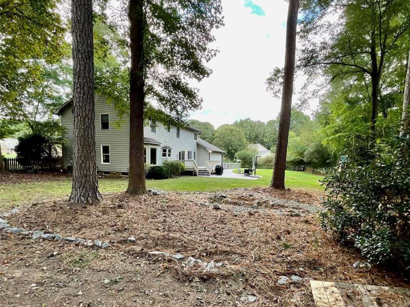 142 Scotland Drive, Mooresville, NC 28115.  MLS# CAR4189397, YatesRealty ID 8311. 