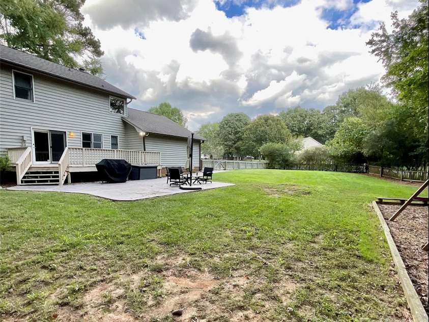 142 Scotland Drive, Mooresville, NC 28115.  MLS# CAR4189397, YatesRealty ID 8311. 