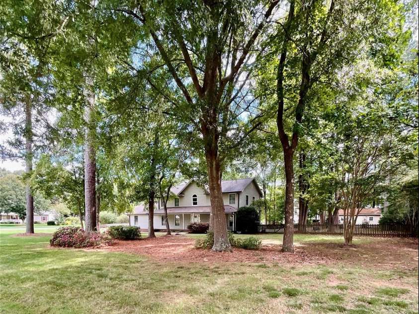 142 Scotland Drive, Mooresville, NC 28115.  MLS# CAR4189397, YatesRealty ID 8311. 