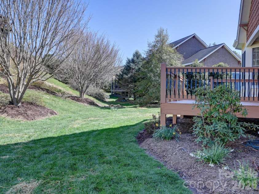 24 Creekside View Drive, Asheville, NC 28804.  MLS# CAR4360787, YatesRealty ID 8311. 