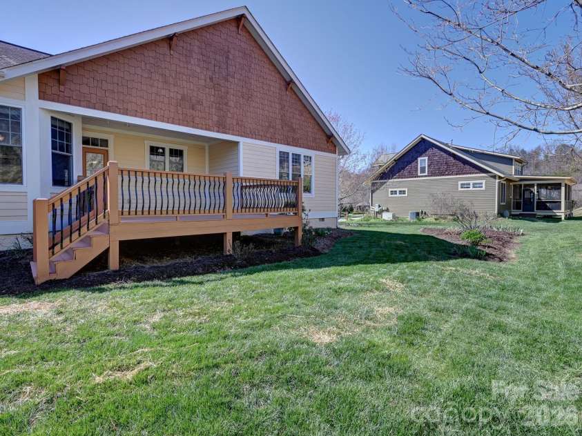 24 Creekside View Drive, Asheville, NC 28804.  MLS# CAR4360787, YatesRealty ID 8311. 