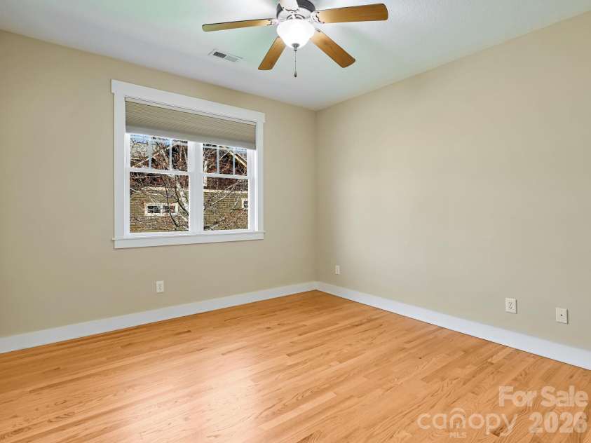 24 Creekside View Drive, Asheville, NC 28804.  MLS# CAR4360787, YatesRealty ID 8311. 