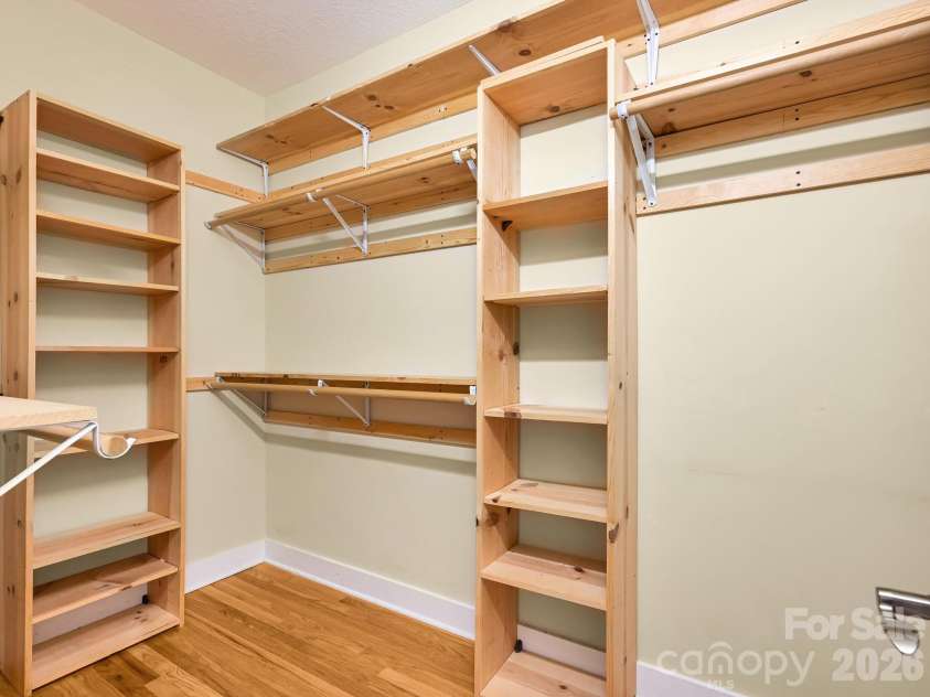 24 Creekside View Drive, Asheville, NC 28804.  MLS# CAR4360787, YatesRealty ID 8311. 