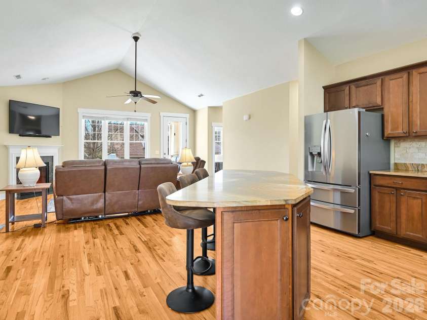 24 Creekside View Drive, Asheville, NC 28804.  MLS# CAR4360787, YatesRealty ID 8311. 