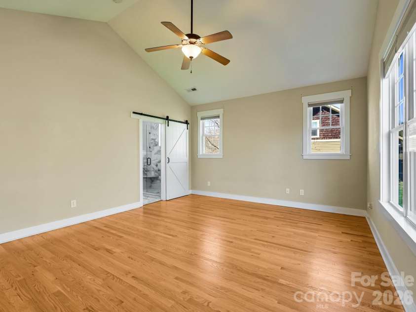 24 Creekside View Drive, Asheville, NC 28804.  MLS# CAR4360787, YatesRealty ID 8311. 