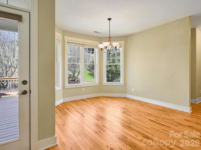 24 Creekside View Drive, Asheville, NC 28804.  MLS# CAR4360787, YatesRealty ID 8311. 