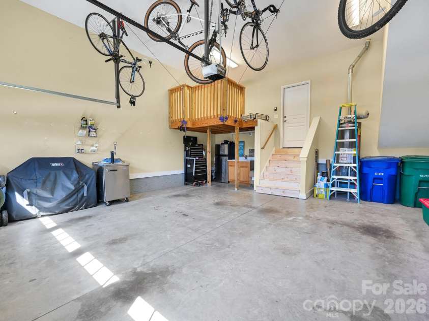 24 Creekside View Drive, Asheville, NC 28804.  MLS# CAR4360787, YatesRealty ID 8311. 