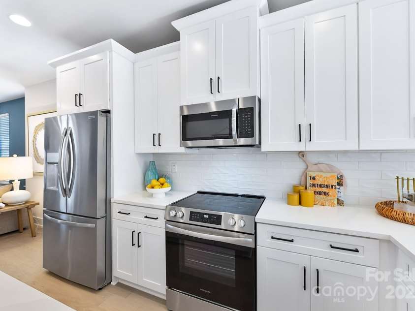 1013 North End Drive, Charlotte, NC 28206.  MLS# CAR4116470, YatesRealty ID 8312. 