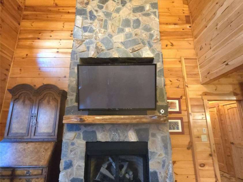 334 Scenic Vista Drive, Nebo, NC 28761.  MLS# CAR4302955, YatesRealty ID 8313. 