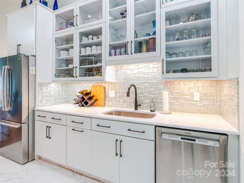 211 Cheyenne Court, Asheville, NC 28803.  MLS# CAR4160784, YatesRealty ID 8314. 