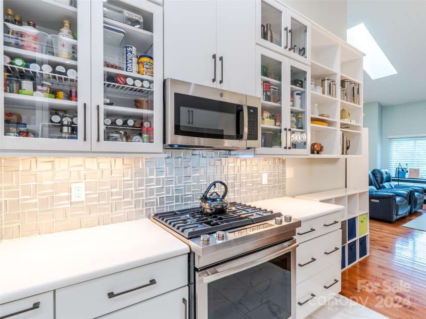 211 Cheyenne Court, Asheville, NC 28803.  MLS# CAR4160784, YatesRealty ID 8314. 