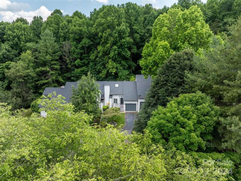 211 Cheyenne Court, Asheville, NC 28803.  MLS# CAR4160784, YatesRealty ID 8314. 