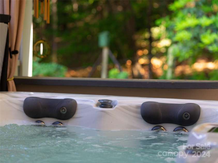 211 Cheyenne Court, Asheville, NC 28803.  MLS# CAR4160784, YatesRealty ID 8314. Ahh.