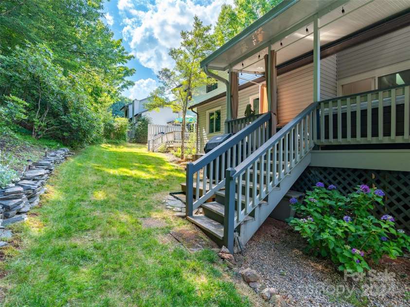 211 Cheyenne Court, Asheville, NC 28803.  MLS# CAR4160784, YatesRealty ID 8314. Rear yard space.