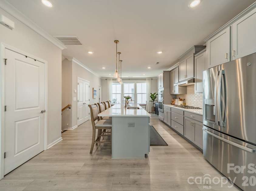 4040 Hidden Oaks Drive, Charlotte, NC 28205.  MLS# CAR4314856, YatesRealty ID 8314. 