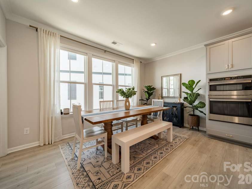 4040 Hidden Oaks Drive, Charlotte, NC 28205.  MLS# CAR4314856, YatesRealty ID 8314. 