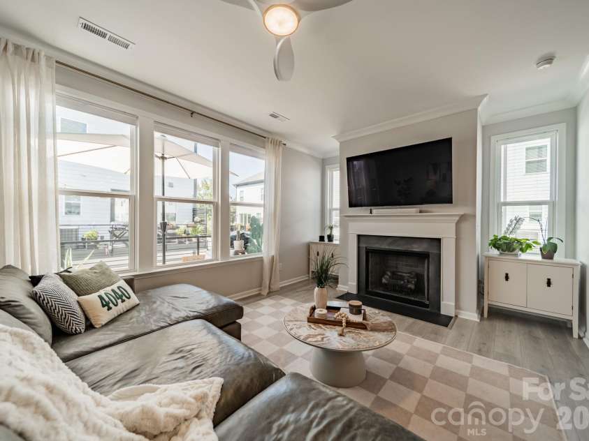 4040 Hidden Oaks Drive, Charlotte, NC 28205.  MLS# CAR4314856, YatesRealty ID 8314. 