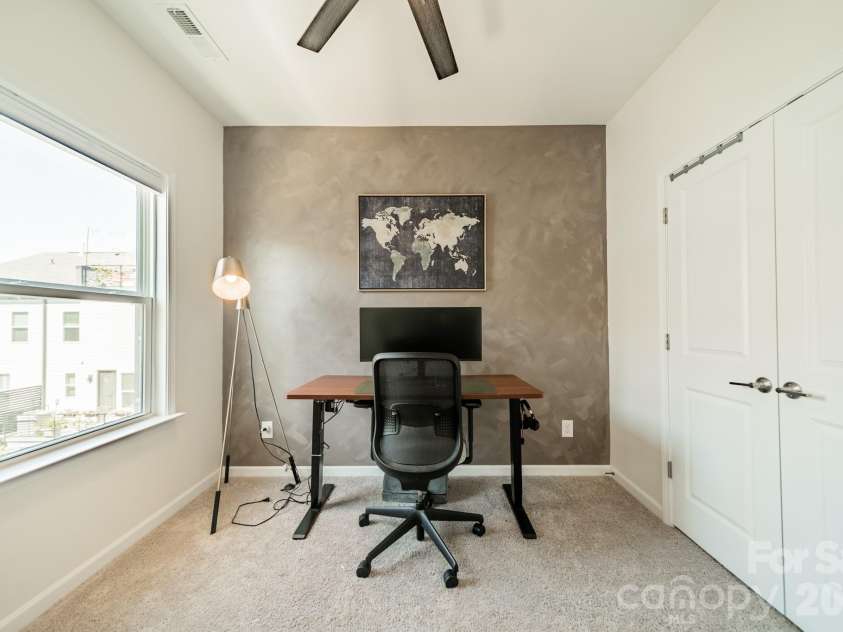 4040 Hidden Oaks Drive, Charlotte, NC 28205.  MLS# CAR4314856, YatesRealty ID 8314. 