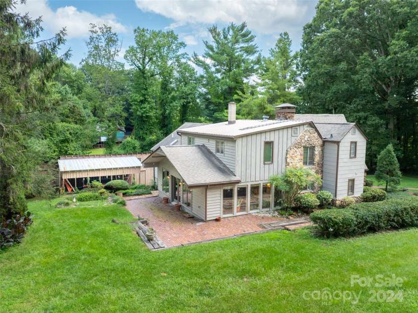127 Springside Road, Asheville, NC 28803.  MLS# CAR4171365, YatesRealty ID 8316. Over one acre