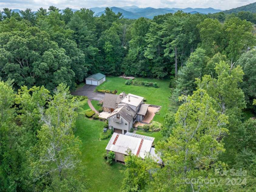 127 Springside Road, Asheville, NC 28803.  MLS# CAR4171365, YatesRealty ID 8316. Secluded privacy