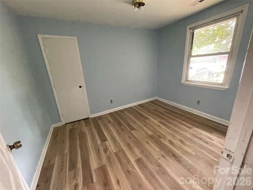 410 Mill Road, Charlotte, NC 28216.  MLS# CAR4356871, YatesRealty ID 8316. 