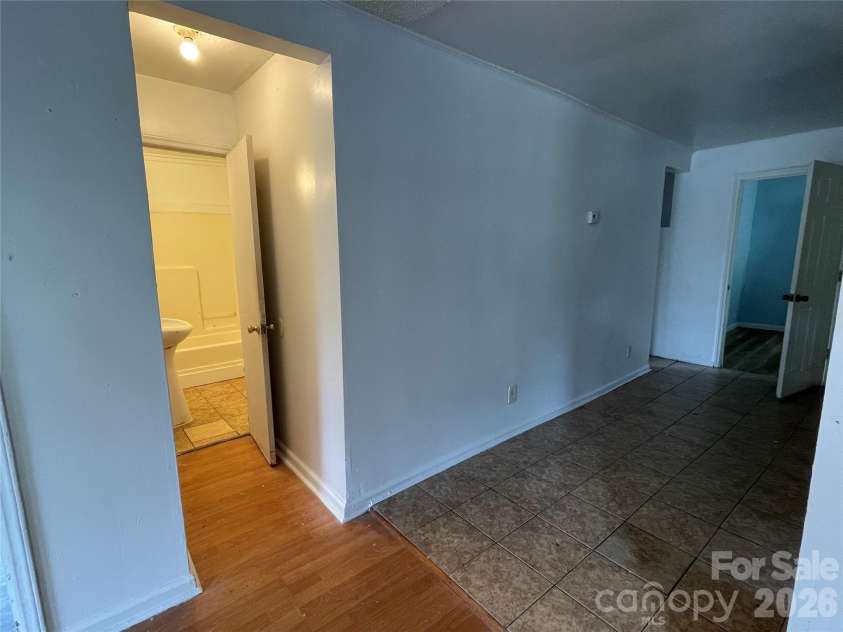 410 Mill Road, Charlotte, NC 28216.  MLS# CAR4356871, YatesRealty ID 8316. 