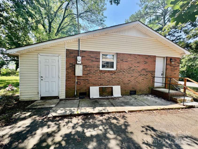 1025 Jones Avenue Extension, Rock Hill, SC 29730.  MLS# CAR4277658, YatesRealty ID 8317. 
