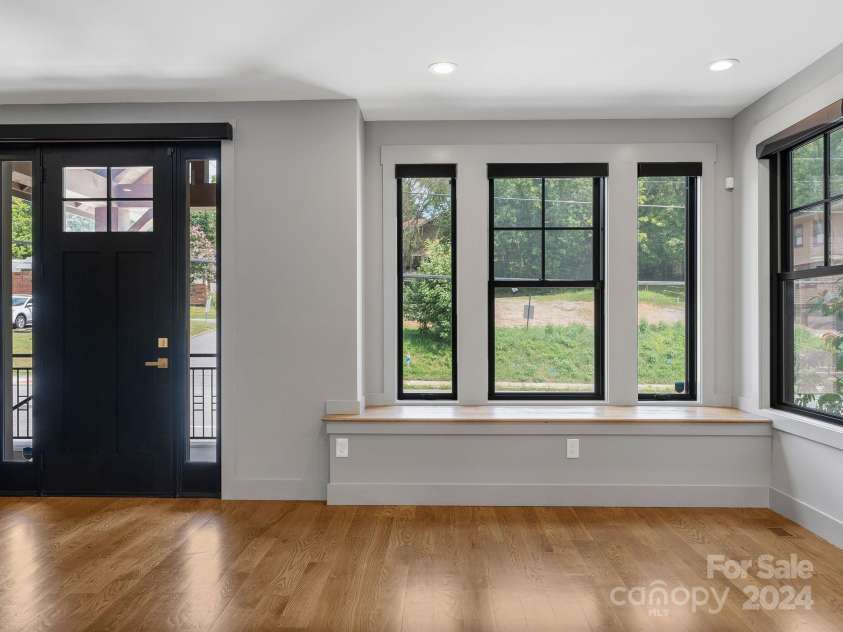 229 Broadway Street, Asheville, NC 28801.  MLS# CAR4173885, YatesRealty ID 8317. 