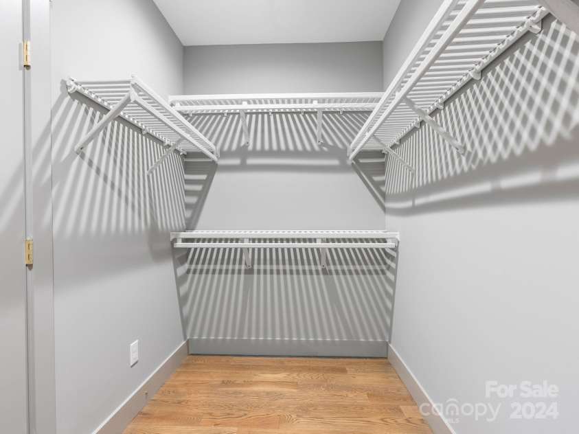 229 Broadway Street, Asheville, NC 28801.  MLS# CAR4173885, YatesRealty ID 8317. 