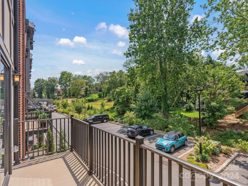 229 Broadway Street, Asheville, NC 28801.  MLS# CAR4173885, YatesRealty ID 8317. 