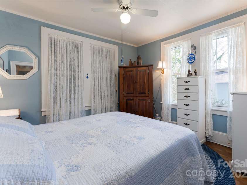 89 Woodrow Avenue, Asheville, NC 28801.  MLS# CAR4186528, YatesRealty ID 8319. 1 of 2 bedrooms