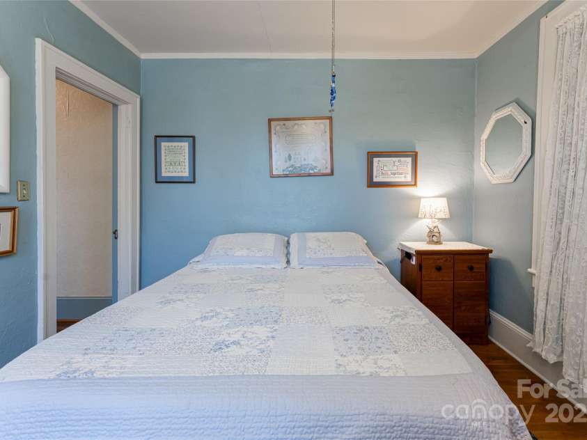 89 Woodrow Avenue, Asheville, NC 28801.  MLS# CAR4186528, YatesRealty ID 8319. 