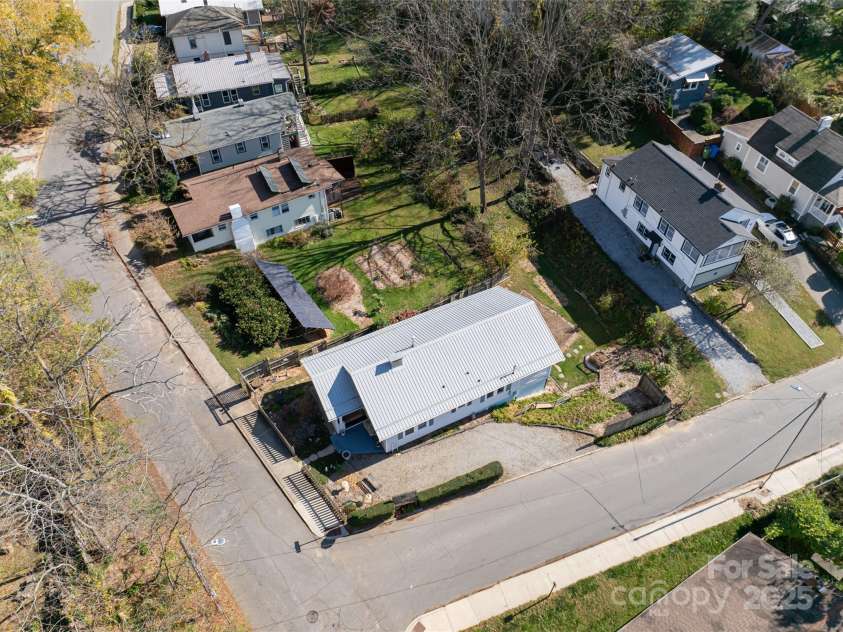 89 Woodrow Avenue, Asheville, NC 28801.  MLS# CAR4186528, YatesRealty ID 8319. 
